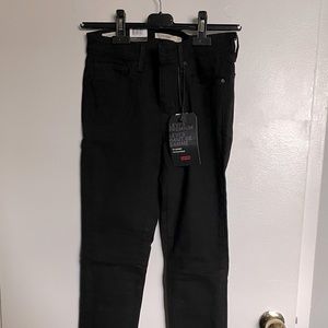 NWT Levis 711 Skinny Jeans